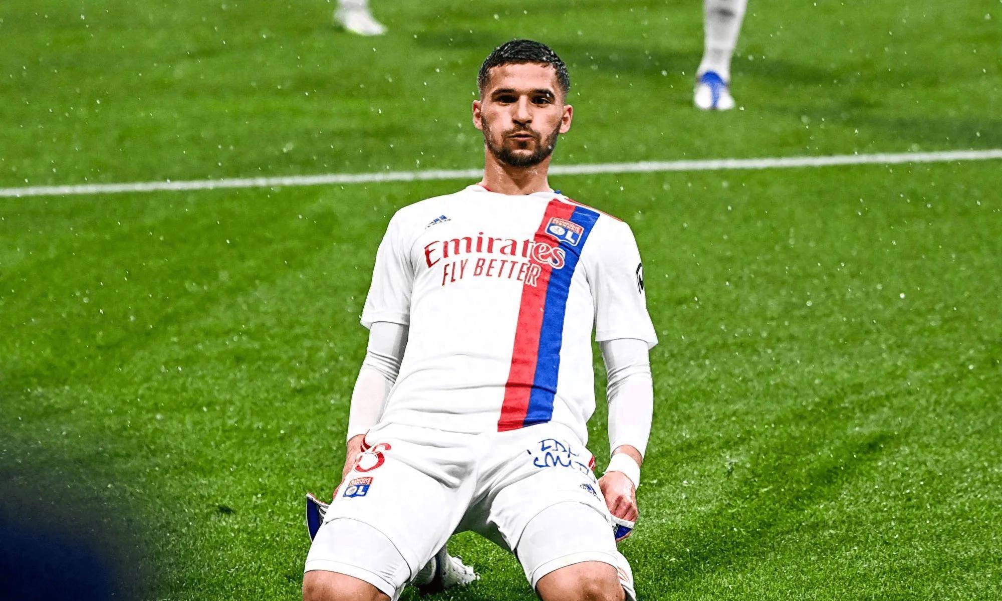 包含今夜法甲焦点战，里昂强势反弹，气氛紧张，赛季目标并未改变的词条