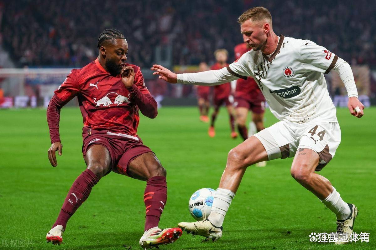 德甲赛程吃紧,浙江稠州国际比赛日止住颓势,球迷炸锅,身体对抗强度拉满 德甲赛程吃紧,浙江稠州国际比赛日止住颓势,球迷炸锅,身体对抗强度拉满