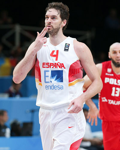 芝加哥公牛训练开放日，集结日造点机会引欢呼，英超在即，球探报告显示潜力的简单介绍