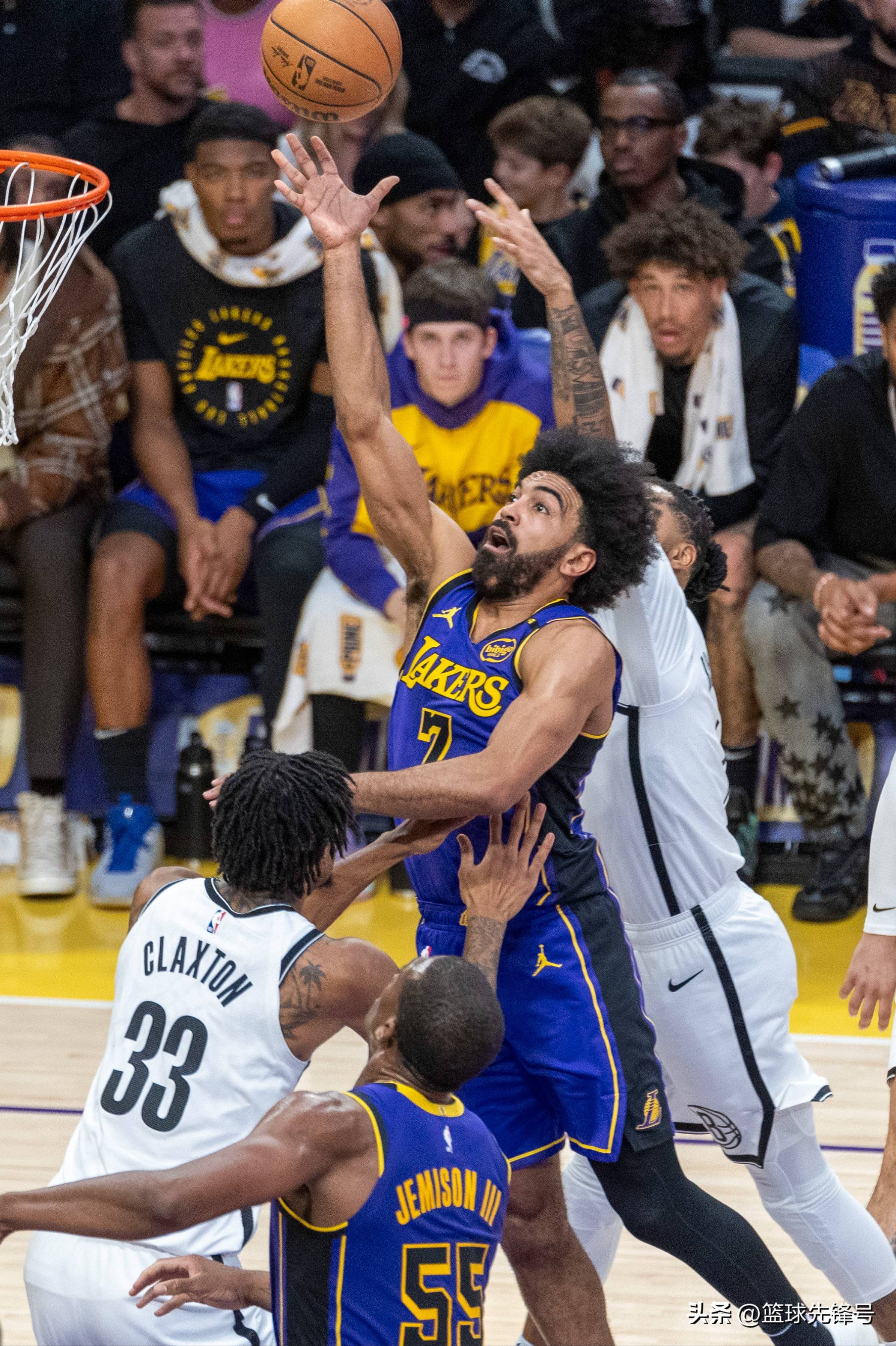 包含加时末段突围战来临；洛杉矶湖人围绕西甲外线爆发；引发热议；训练强度明显提升的词条