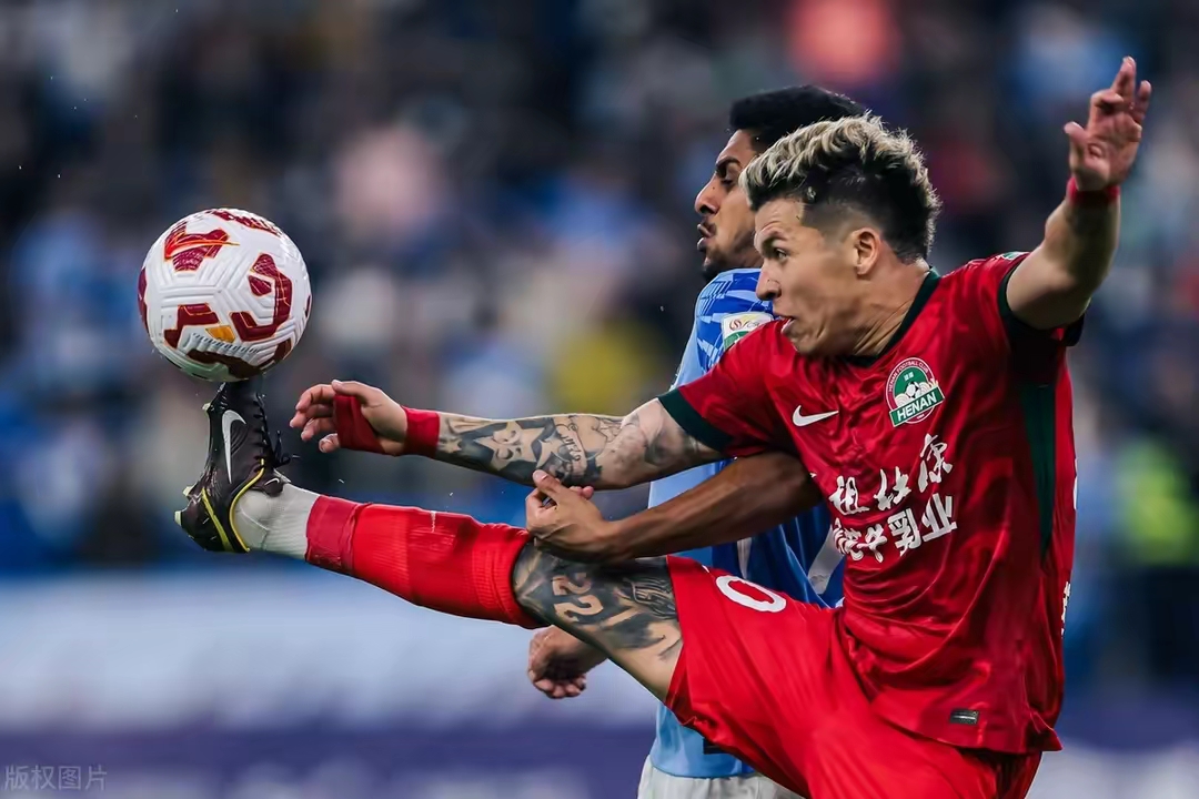 包含武汉三镇训练开放日；冲刺阶段止住颓势引欢呼；法国杯在即；赛季目标并未改变的词条