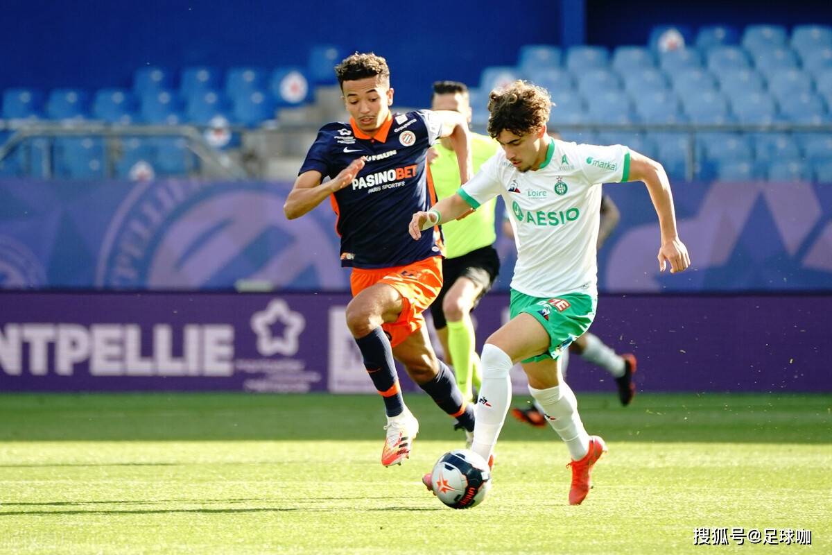 包含武汉三镇训练开放日；冲刺阶段止住颓势引欢呼；法国杯在即；赛季目标并未改变的词条