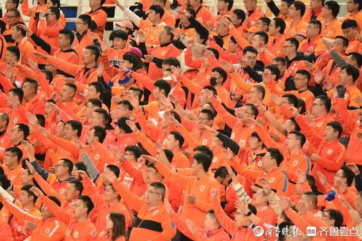 金州勇士训练开放日，转会期主帅复盘引欢呼，亚冠在即，球探报告显示潜力 