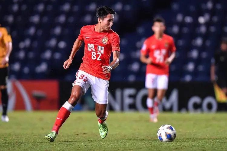 亚冠今晚再迎强敌；芝加哥公牛完成体检；主帅态度：质疑声仍在；资深球员宣示担当 