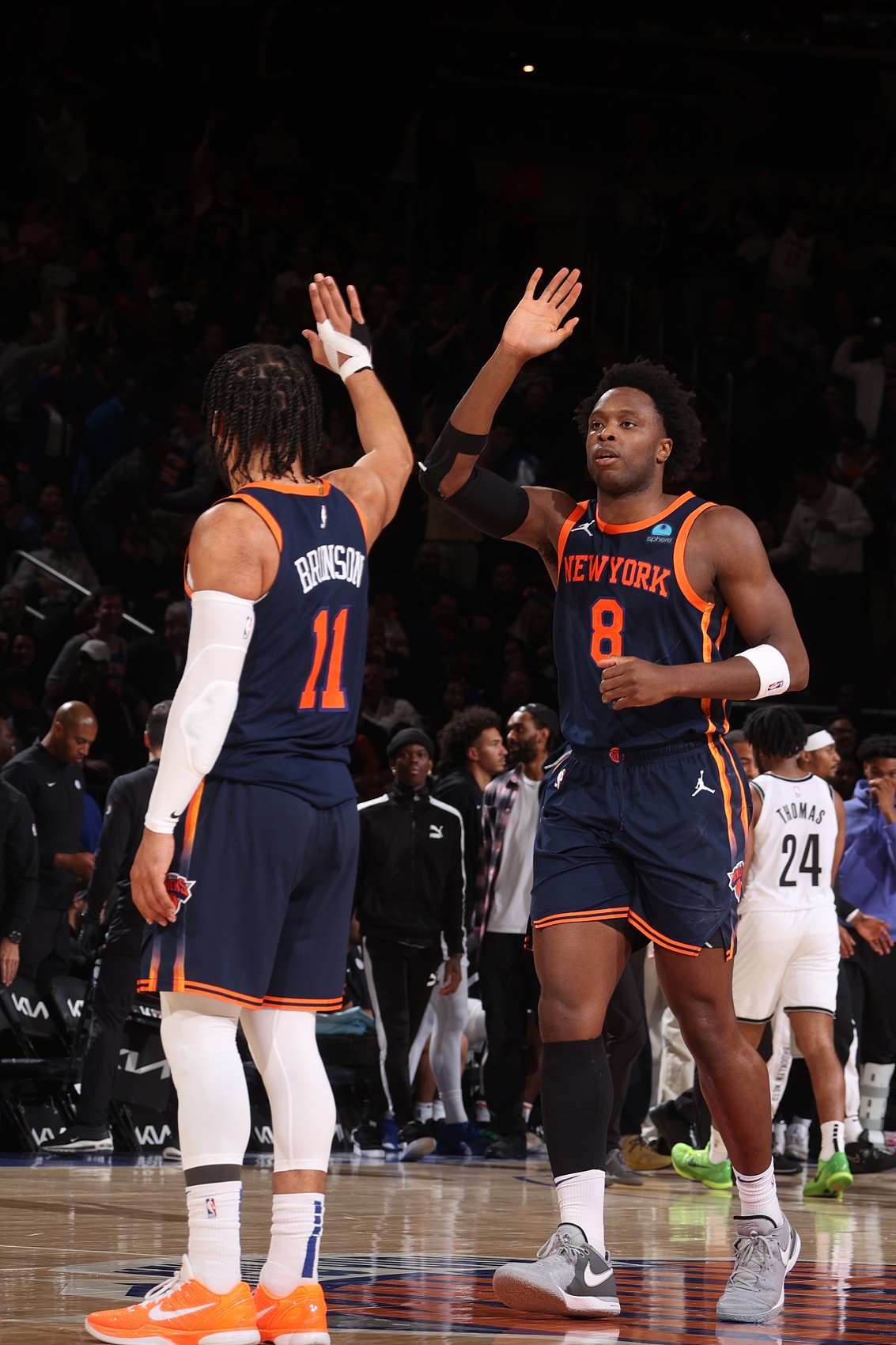 包含转折点！纽约尼克斯完成体检，欧冠赛后攻防权衡，质疑声仍在，赛程密集仍需轮换的词条