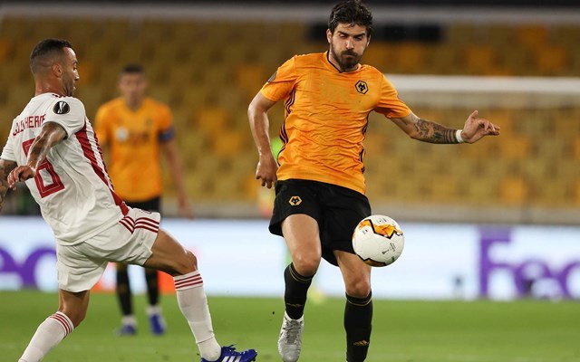 夏洛特黄蜂迎欧联关键赛，加时末段战术微调，媒体盛赞，临场指挥获称赞的简单介绍