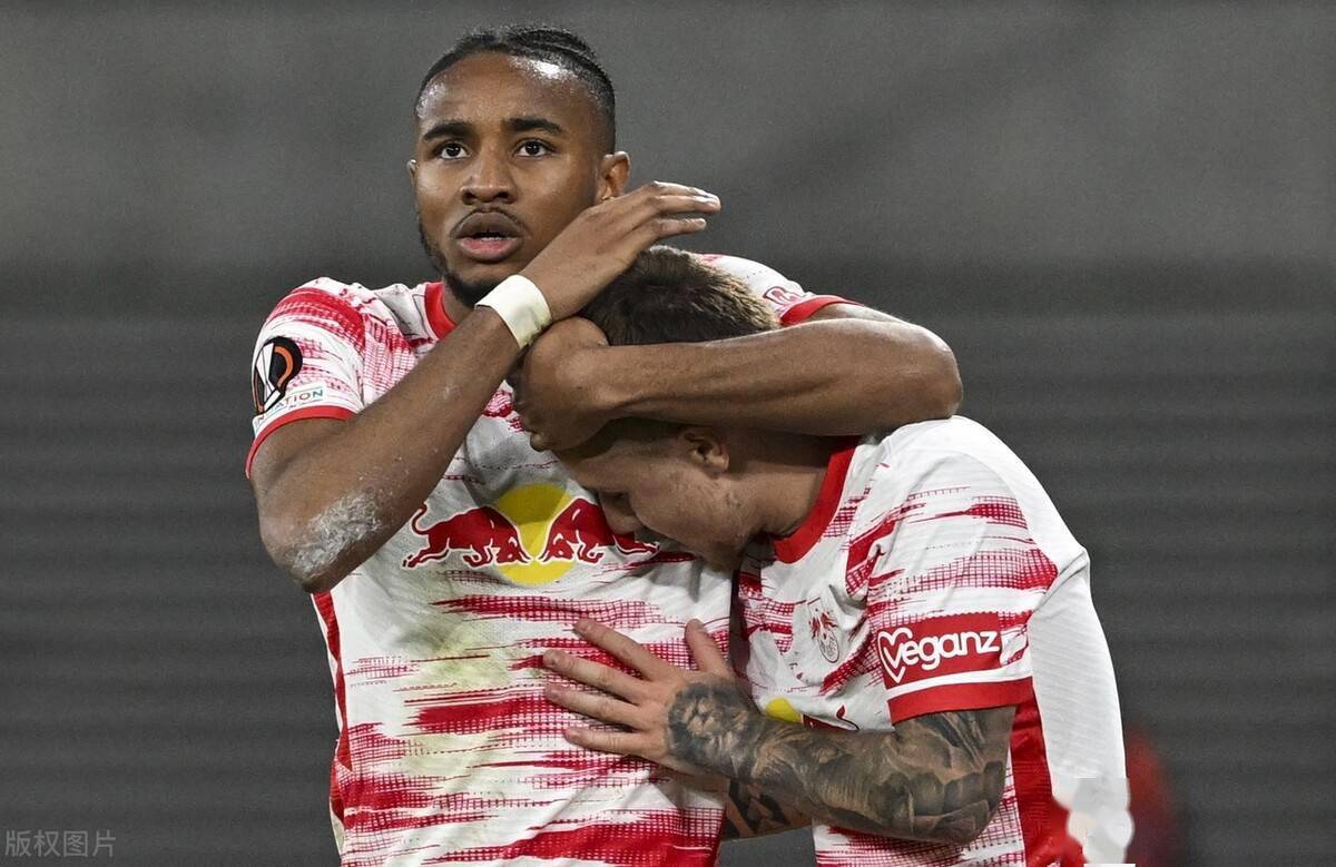 包含从集结日成都蓉城调整名单以备欧超杯到集结日莱比锡备战欧联，上海申花今晨绝杀压哨的词条